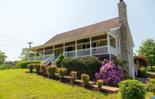 103 Orchard Park Rd, Bybee, VA 22963-4827