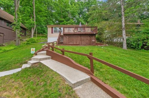13 Harbor View Dr, Andover, NJ 07821-4022
