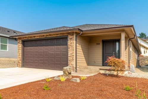 508 Fairway Estates Dr, Sutherlin OR  97479-8815 exterior