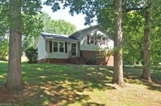 2999 Rhonswood Dr, Tobaccoville, NC 27050-9507