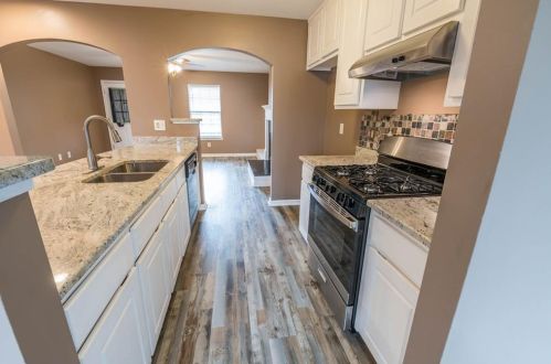 6737 Biscayne Blvd, Rex GA 30273-2244 exterior