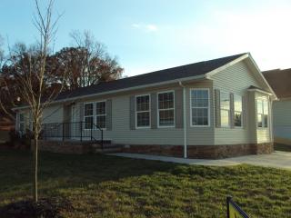 1004 Milldale Square Rd, Dandridge, TN 37725-4573