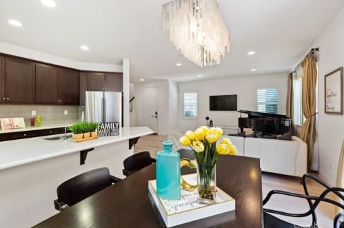 38 Latitude, Irvine CA  92618-8821 exterior