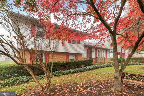 3270 Horizon Dr, Lancaster, PA 17601-1216