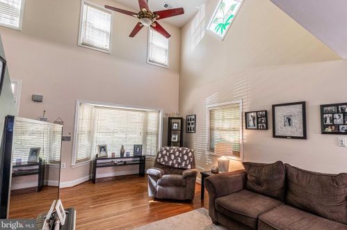 11981 Home Guard Dr, Woodbridge, VA 22192-1039