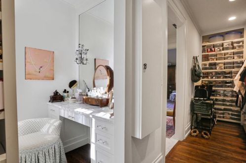 81 Lakeview Ave, Atlanta GA  30305-3779 exterior