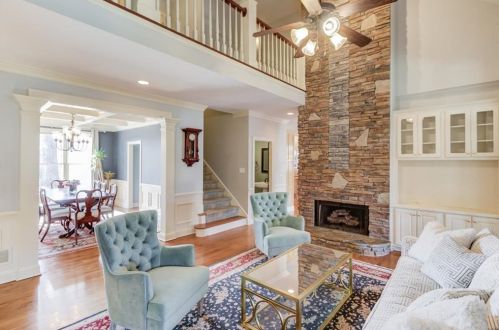 2721 Log Cabin Dr, Atlanta GA  30339-1546 exterior