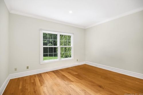 5 Christopher Ln, Norwalk CT  06851-3325 exterior