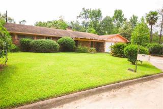 550 Teri Dr, Lakeview, TX 77662