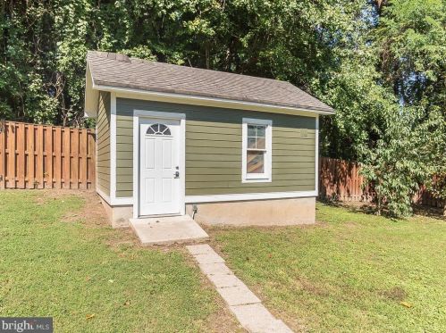 6202 Tanglewood Ct, Springfield VA  22152-1845 exterior