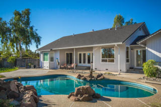21483 Mccormick Ln, Redding, CA 96003-8748