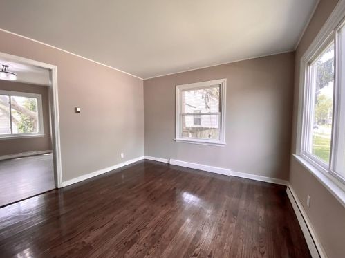 1123 Old Rdg Rd, Hobart IN 46342-1920 exterior