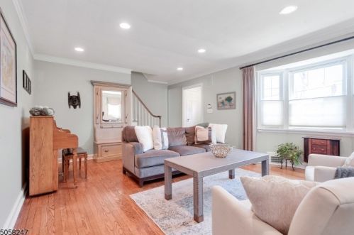 8 Sussex Ave, Chatham Township, NJ 07928-2039