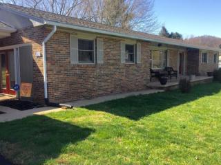 192 Price Rd, Elizabethton, TN 37643-6245