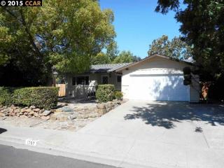 1707 Agadir St, Concord, CA 94518-3338