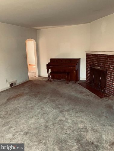 1811 Briggs Chaney Rd, Silver Spring MD 20905-4511 exterior