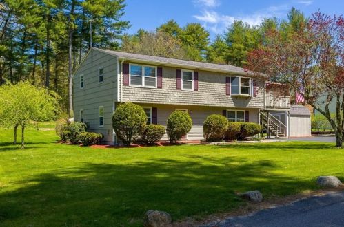 20 Clarke Rd, Coventry, RI 02816-7914