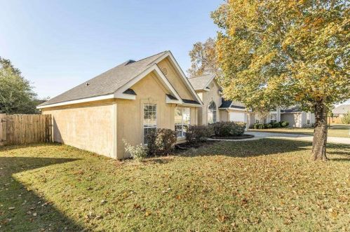 215 Rigby Ct, Warner Robins, GA 31088-2038
