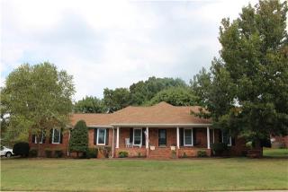111 Brentmeade Dr, Murfreesboro, TN 37130-1324