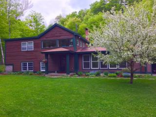 1407 Turnpike Rd, Norwich, VT 05055-9563