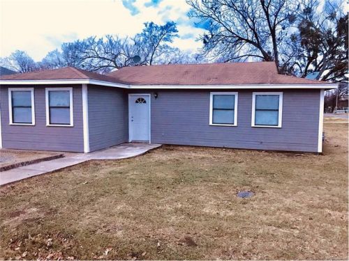 300 3rd St, Calera, OK 74730-1718