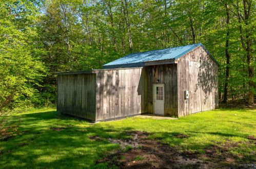 2 Youngs Ln, Freeport ME  04032-6261 exterior