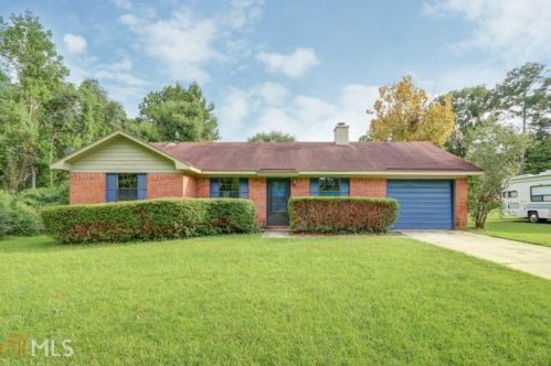 106 Hatch St, Stillwell, GA 31329-5235