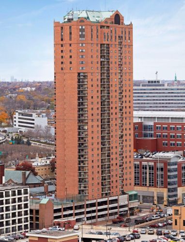 78 10th St, Saint Paul MN  55101-2206 exterior