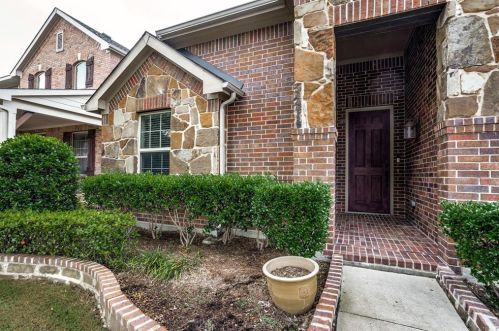 1628 Falconet Ct, Carrollton, TX 75010-2028