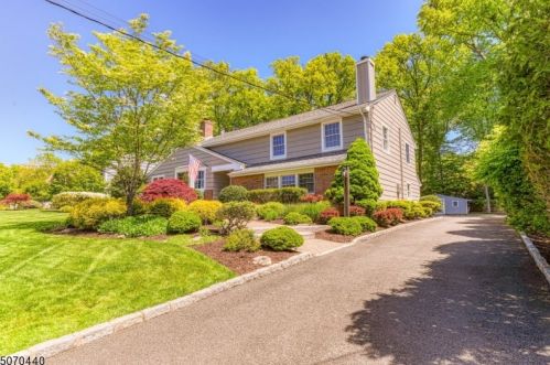 1438 Graymill Dr, Scotch Plains, NJ 07076-4727