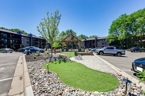 7501 101st St, Minneapolis MN  55438-2516 exterior