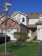 1545 Darien Lake Dr, Oak Brook, IL 60561-5079