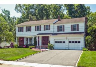 90 Stephenville Pkwy, Edison, NJ 08820-2608