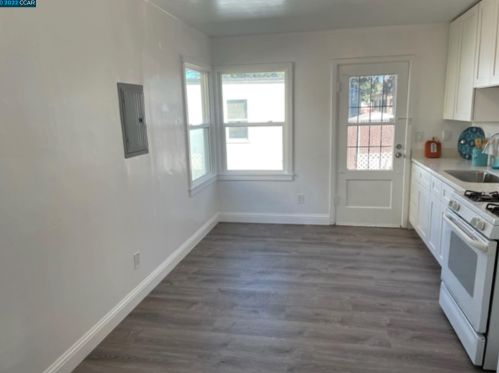 11 Bissell Ave, Richmond, CA 94801-3424