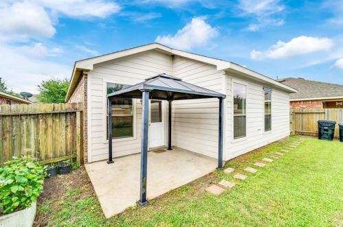 19910 Roycroft Ln, Richmond TX 77407-4004 exterior