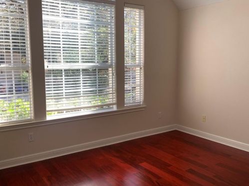 10718 Cassia Dr, Austin TX  78759-6452 exterior