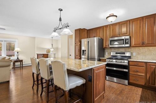 120 Wentworth Dr, Wapping CT  06074-1259 exterior