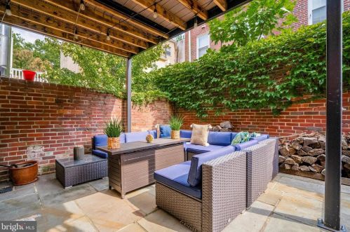 710 Lombard St, Philadelphia PA  19147-1315 exterior