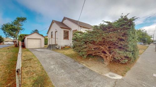2425 C St, Eureka, CA 95501-4110