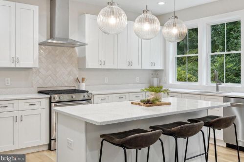 10601 Greenacres Dr, Silver Spring MD 20903-1214 exterior