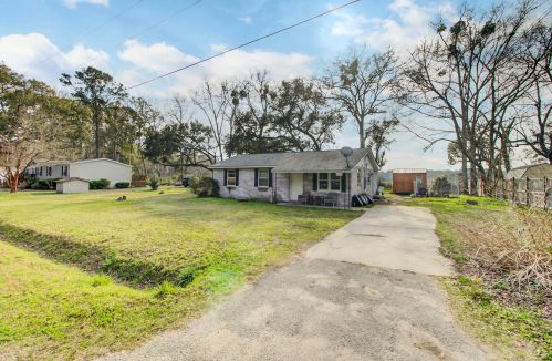 1721 Etheridge Rd, Wadmalaw Is, SC 29487-6953