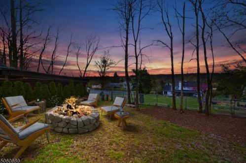 1321 Washington Valley Rd, Bridgewater, NJ 08807-1417