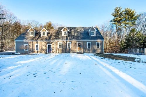 136 Sunny Oaks Ter, Barrington, NH 03884-6838
