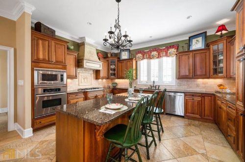 102 Equestrian Dr, Forsyth, GA 31029-4862