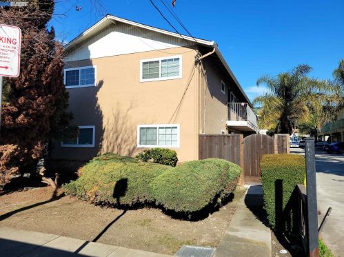 16020 Marcella St, San Leandro CA 94578-2121 exterior