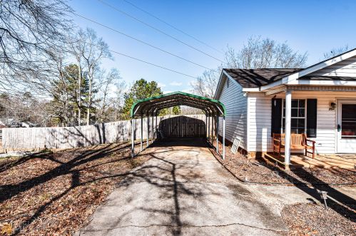 304 Brown St, Barnesville, GA 30204-1001