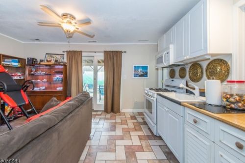 10 Lake Shore Dr, Dover NJ  07803-2936 exterior