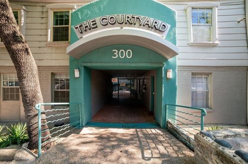 300 Crockett St, Austin, TX 78704-8923