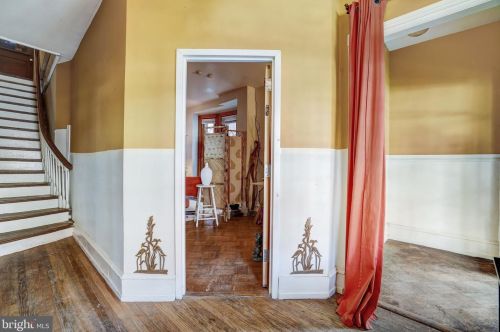 437 44 St, Philadelphia PA 19104-2910 exterior