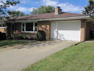 1359 Blatt Blvd, Bradley, IL 60915-1908